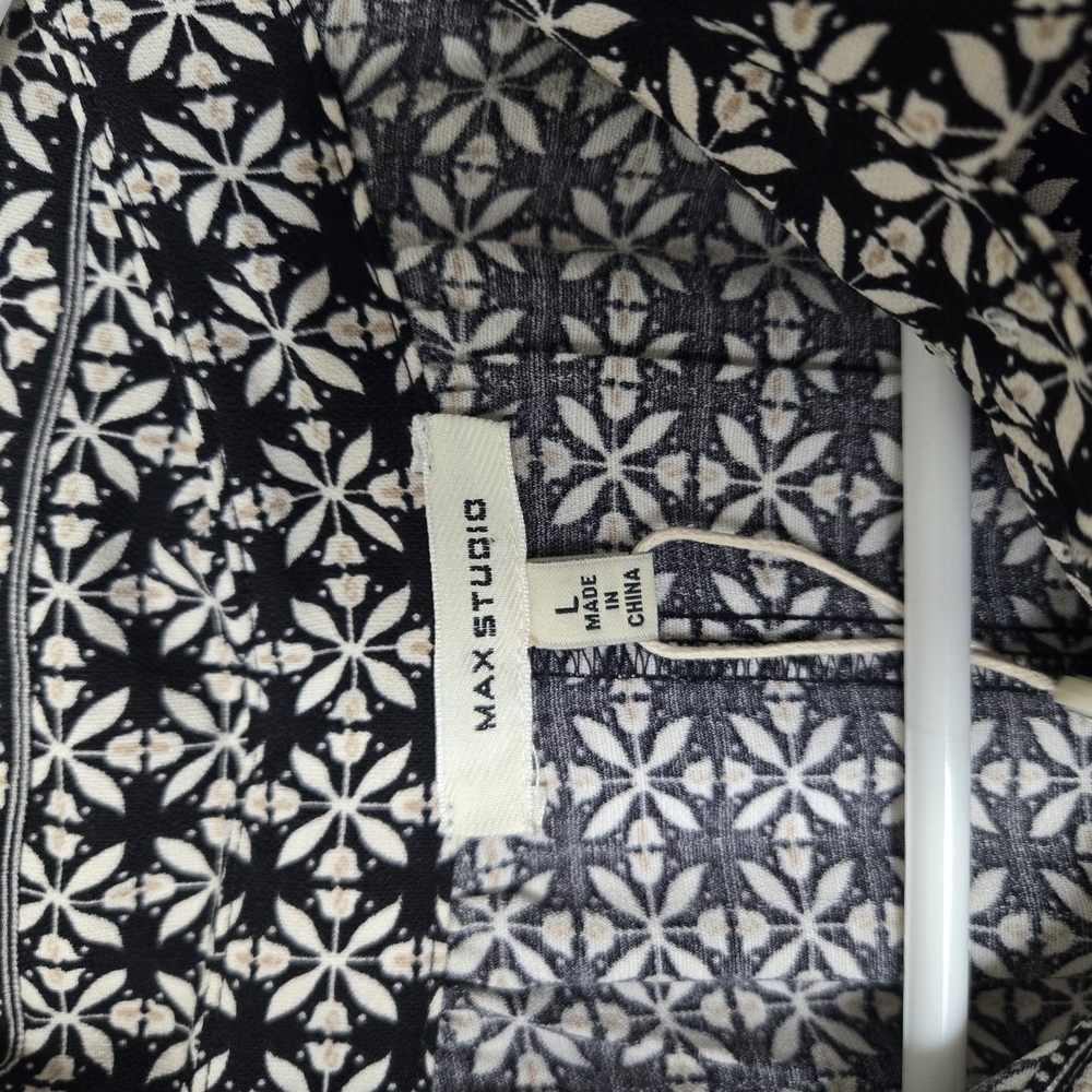 Max Studio Patterned Collared Button Down Short S… - image 3